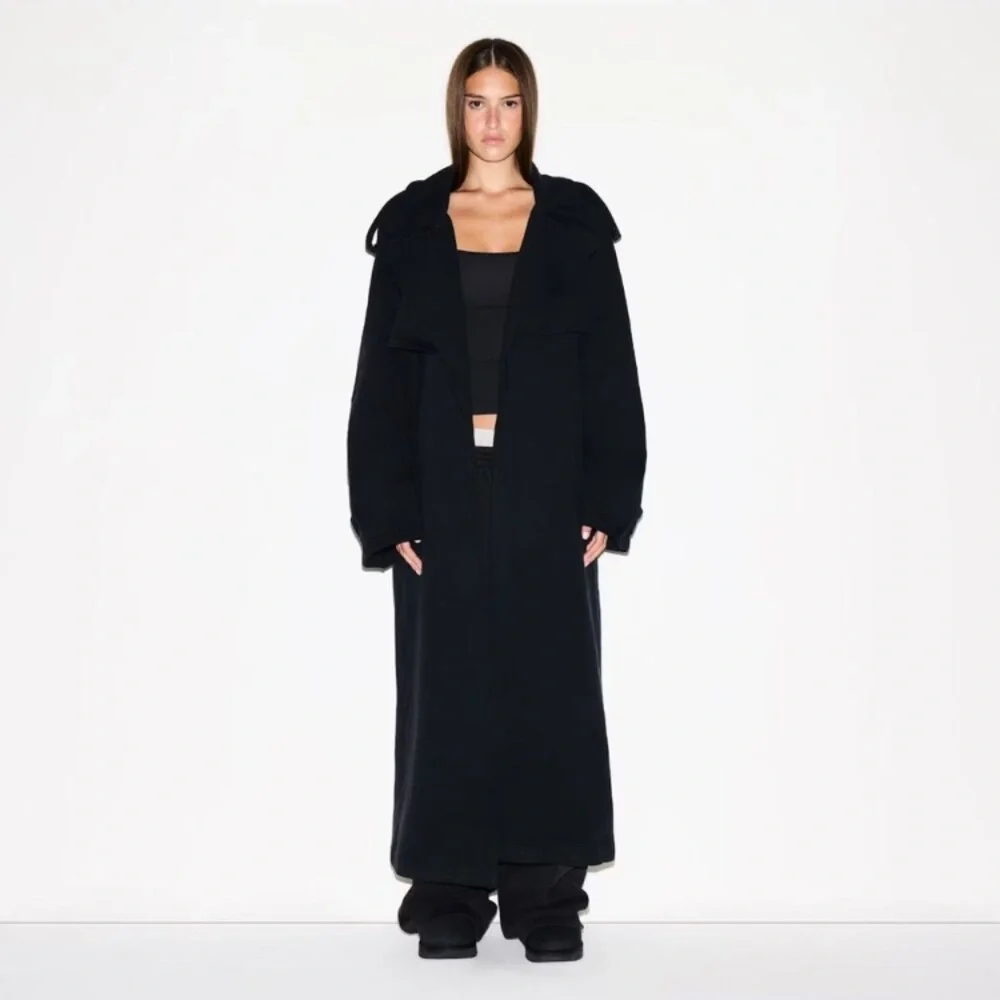 SKIMS Long Black Trench Coat - Picture 4 of 5